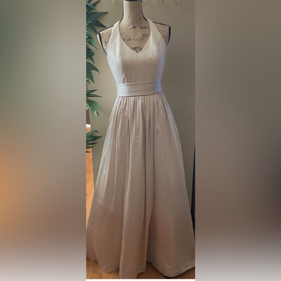White by Vera Wang Halter V-Neck Bridesmaids Prom Bow Dress with Sash - Size 4 - Picture 2 of 8